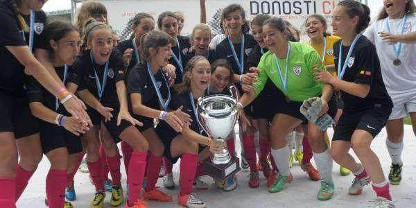 1659545960347002625.jpg 1659545957.jpg